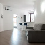 Dama Roma Hub One